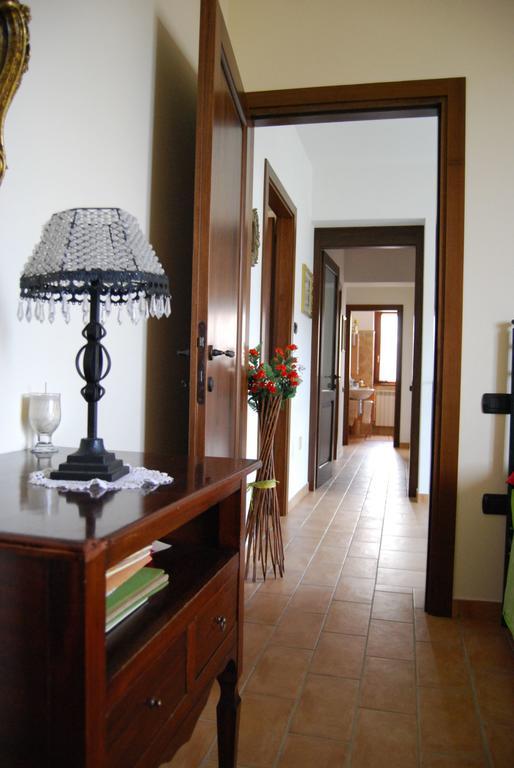 Casale Il Cerqueto Bed and Breakfast San Severino Marche Rum bild