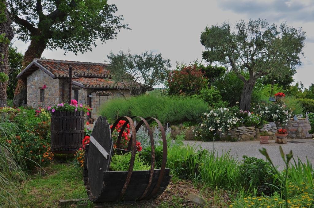 Casale Il Cerqueto Bed and Breakfast San Severino Marche Exteriör bild