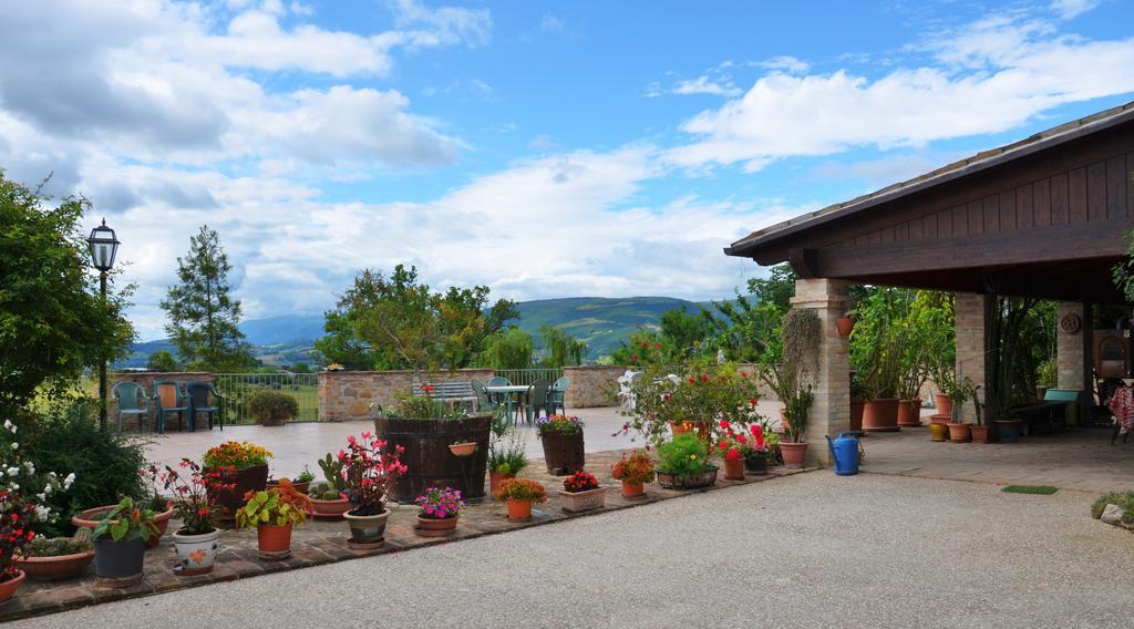 Casale Il Cerqueto Bed and Breakfast San Severino Marche Exteriör bild